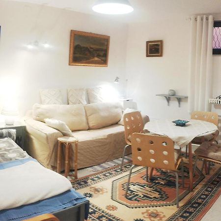 B&B Family Basement Apartment, Breakfast, Free Parking, 5Km From Tulln Chorherrn المظهر الخارجي الصورة