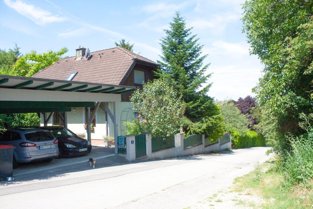 B&B Family Basement Apartment, Breakfast, Free Parking, 5Km From Tulln Chorherrn المظهر الخارجي الصورة