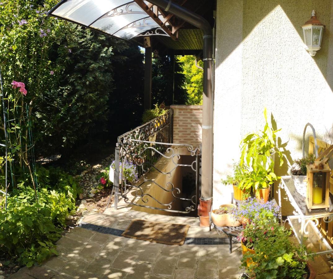 B&B Family Basement Apartment, Breakfast, Free Parking, 5Km From Tulln Chorherrn المظهر الخارجي الصورة